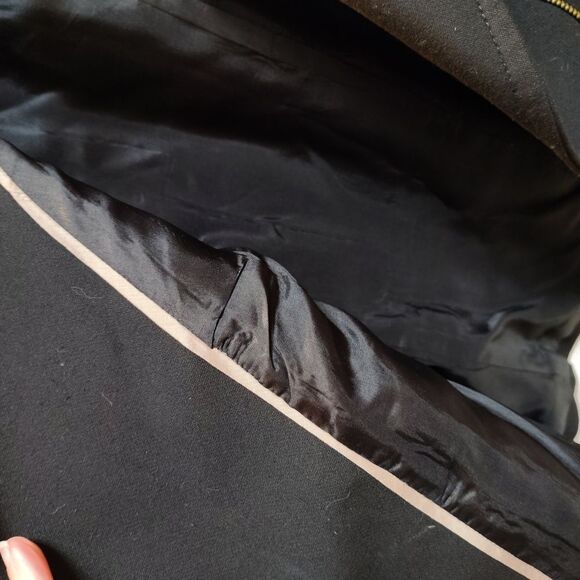 Black Blazer with Zipper Detail - Picture 4 of 9